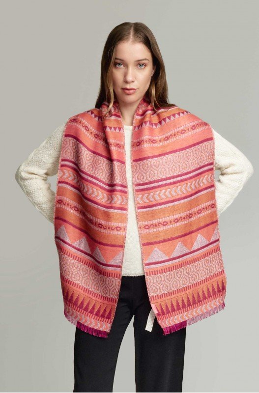 alpaka-webschal-yaranga-aus-baby-alpaka-seide (6)