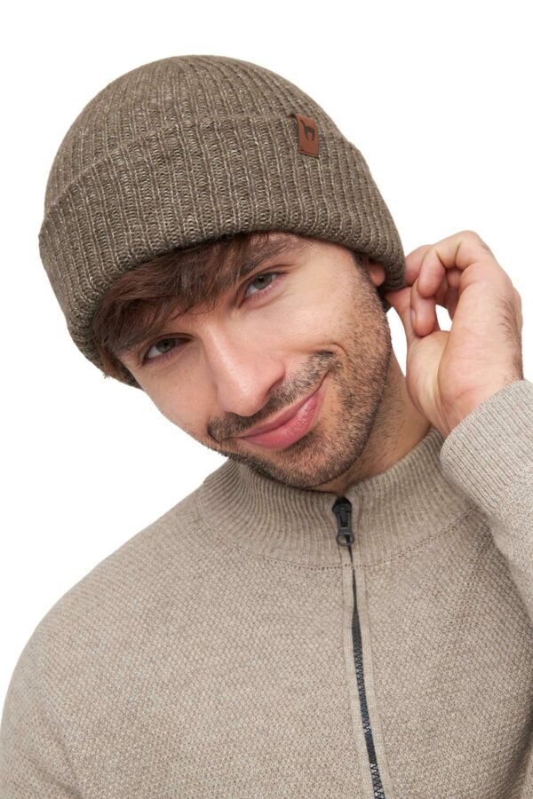 07256_8_taupe_PACA_Muetze_babyalpaka_nachhaltig_waermend_fair_wintermode_ripp_M248_S11_2024_818x1242
